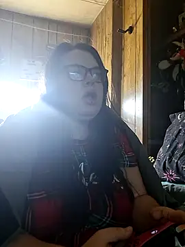 Snapshot of GoddessDess chatting on 11.12.25 GoddessDess online show from 11.12.25