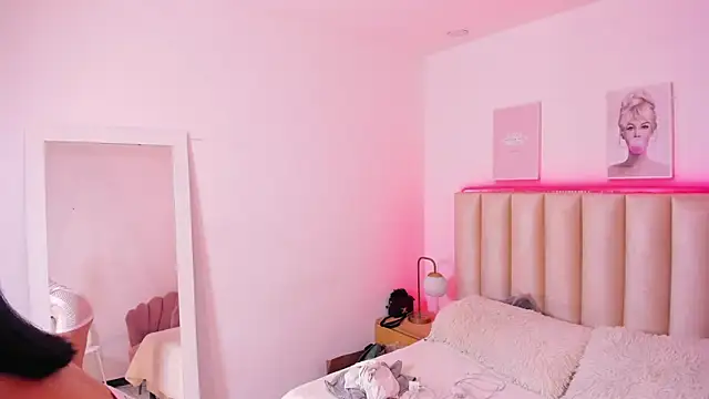 Miacorner  online show from 02.28.26