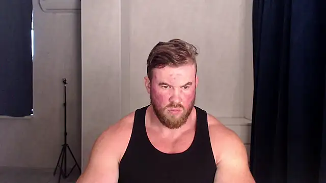 Snapshot of ThorHemsworthRU chatting on 10.10.25 ThorHemsworthRU online show from 10.10.25