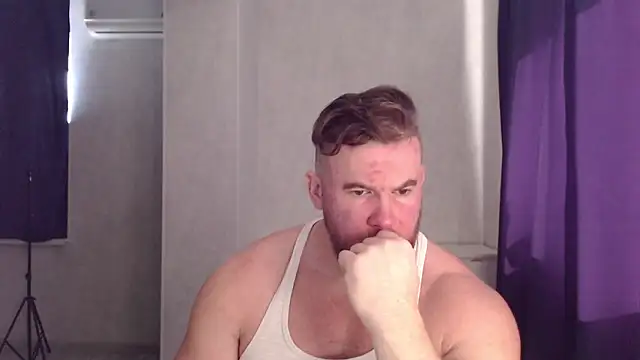 Snapshot of ThorHemsworthRU chatting on 11.08.25 ThorHemsworthRU online show from 11.08.25