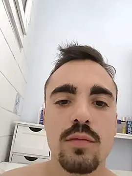 Snapshot of MilotheSwitch chatting on 10.02.25 MilotheSwitch online show from 10.02.25