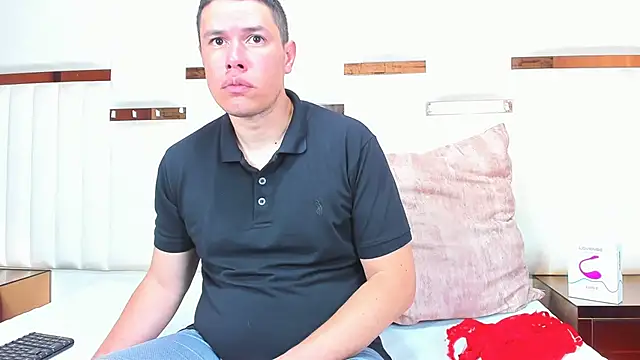 Snapshot of CandyandSteven chatting on 11.05.25 CandyandSteven online show from 11.05.25