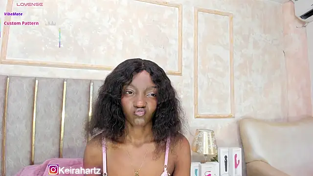 Snapshot of Keirahartz chatting on 09.14.25 Keirahartz online show from 09.14.25