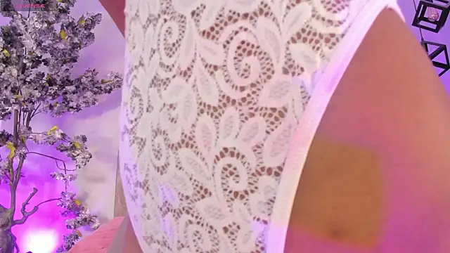 Snapshot of Keirahartz chatting on 12.03.25 Keirahartz online show from 12.03.25