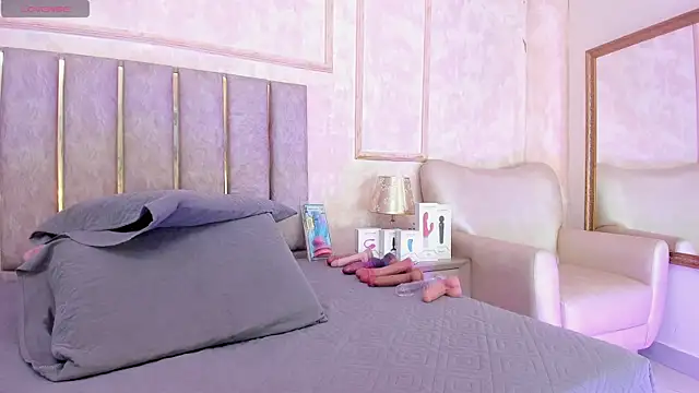 Snapshot of Keirahartz chatting on 12.05.25 Keirahartz online show from 12.05.25