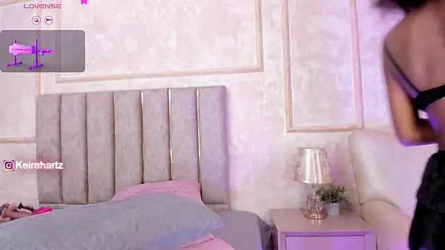 Snapshot of Keirahartz chatting on 12.14.25 Keirahartz online show from 12.14.25