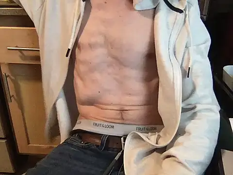 Snapshot of handyman7766 chatting on 02.01.25 handyman7766 online show from 02.01.25