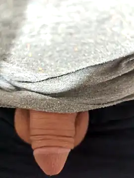 Snapshot of Sweethoneygun chatting on 09.20.25 Sweethoneygun online show from 09.20.25