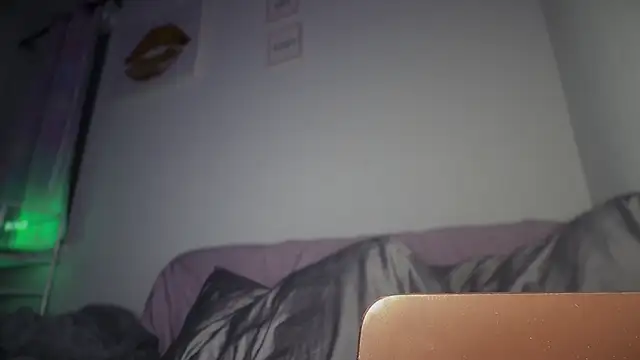 bbgurlnickii online show from 11.13.25