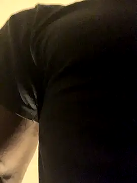 Snapshot of yourcummingdad chatting on 11.04.25 yourcummingdad online show from 11.04.25