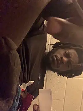 Snapshot of yourcummingdad chatting on 11.05.25 yourcummingdad online show from 11.05.25