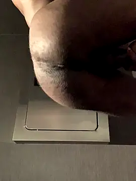 Snapshot of yourcummingdad chatting on 12.04.25 yourcummingdad online show from 12.04.25