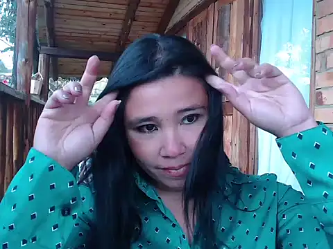 Snapshot of magiadeisis chatting on 10.04.25 magiadeisis online show from 10.04.25