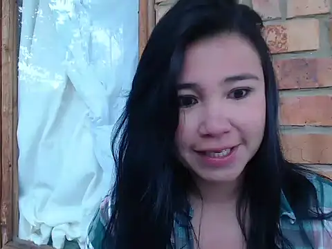 Snapshot of magiadeisis chatting on 10.12.25 magiadeisis online show from 10.12.25