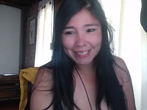 Snapshot of magiadeisis chatting on 10.16.25 magiadeisis online show from 10.16.25