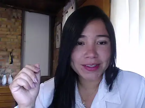 Snapshot of magiadeisis chatting on 11.17.25 magiadeisis online show from 11.17.25