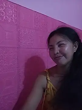 Snapshot of oceanlover23 chatting on 11.17.25 oceanlover23 online show from 11.17.25