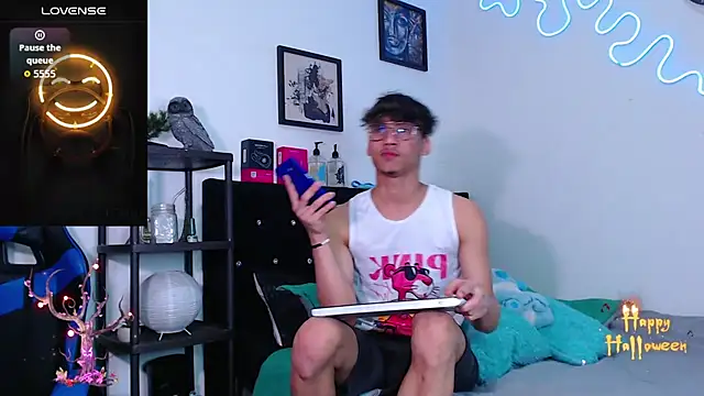 Gael Jones online show from 10.23.25