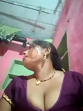 Snapshot of sanjna_sharmaa chatting on 09.17.25 sanjna sharmaa online show from 09.17.25