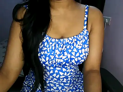 Snapshot of Brownie_baby chatting on 10.13.25 Brownie baby online show from 10.13.25