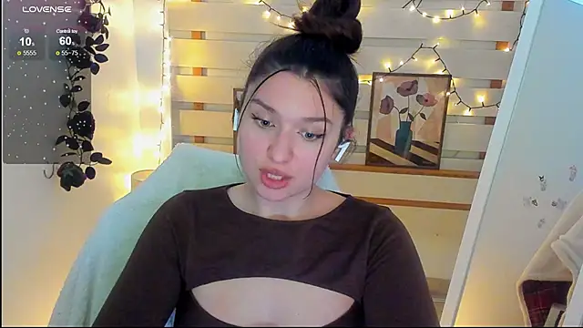 Snapshot of Sandra_Curly chatting on 02.11.26 Sandra Curly online show from 02.11.26