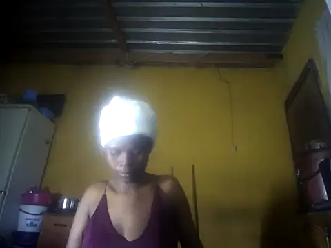 Snapshot of Caramelchick01 chatting on 09.09.25 Caramelchick01 online show from 09.09.25