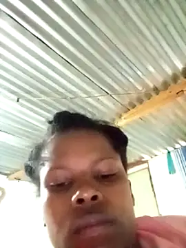 Snapshot of Caramelchick01 chatting on 10.15.25 Caramelchick01 online show from 10.15.25