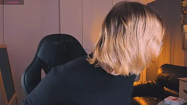 Amanda Butlerr online show from 11.01.25