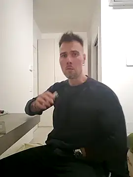 Snapshot of mrlyuis chatting on 12.04.25 mrlyuis online show from 12.04.25