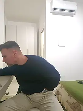 Snapshot of mrlyuis chatting on 12.05.25 mrlyuis online show from 12.05.25