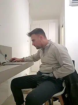 Snapshot of mrlyuis chatting on 12.15.25 mrlyuis online show from 12.15.25