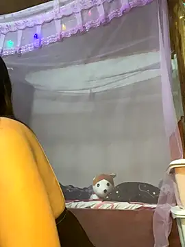 Snapshot of thaoyeuuu chatting on 09.11.25 thaoyeuuu online show from 09.11.25