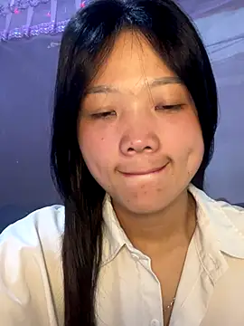 Snapshot of thaoyeuuu chatting on 09.16.25 thaoyeuuu online show from 09.16.25