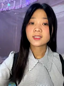 Snapshot of thaoyeuuu chatting on 09.18.25 thaoyeuuu online show from 09.18.25