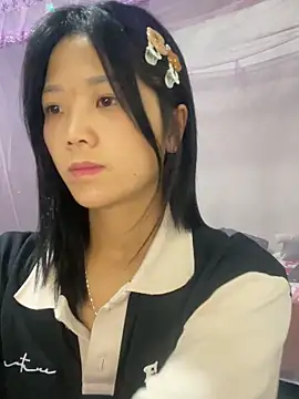 Snapshot of thaoyeuuu chatting on 09.23.25 thaoyeuuu online show from 09.23.25