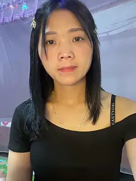 Snapshot of thaoyeuuu chatting on 09.25.25 thaoyeuuu online show from 09.25.25