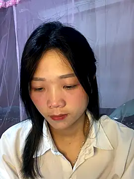 Snapshot of thaoyeuuu chatting on 09.28.25 thaoyeuuu online show from 09.28.25