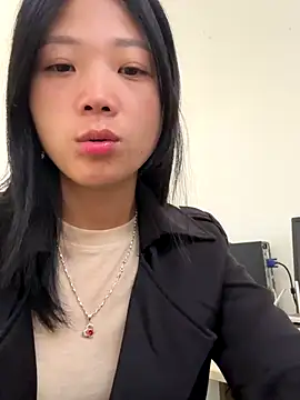 Snapshot of thaoyeuuu chatting on 10.03.25 thaoyeuuu online show from 10.03.25