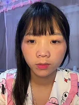 Snapshot of thaoyeuuu chatting on 10.05.25 thaoyeuuu online show from 10.05.25