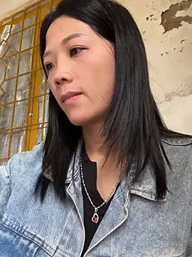 Snapshot of thaoyeuuu chatting on 10.06.25 thaoyeuuu online show from 10.06.25