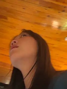 Snapshot of thaoyeuuu chatting on 10.11.25 thaoyeuuu online show from 10.11.25