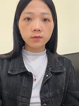 Snapshot of thaoyeuuu chatting on 10.16.25 thaoyeuuu online show from 10.16.25