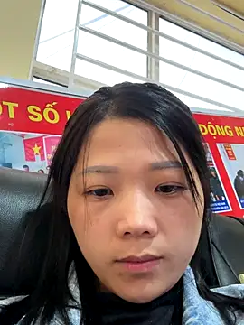 Snapshot of thaoyeuuu chatting on 10.20.25 thaoyeuuu online show from 10.20.25