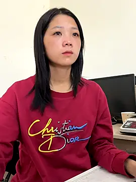 Snapshot of thaoyeuuu chatting on 10.31.25 thaoyeuuu online show from 10.31.25