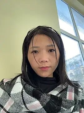 Snapshot of thaoyeuuu chatting on 11.03.25 thaoyeuuu online show from 11.03.25