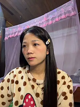 Snapshot of thaoyeuuu chatting on 11.11.25 thaoyeuuu online show from 11.11.25