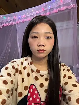 Snapshot of thaoyeuuu chatting on 11.13.25 thaoyeuuu online show from 11.13.25