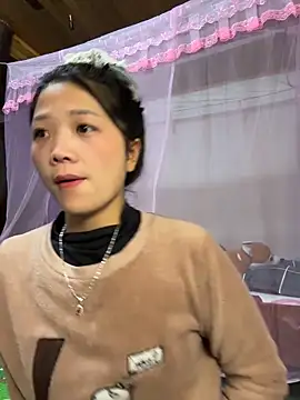 Snapshot of thaoyeuuu chatting on 11.14.25 thaoyeuuu online show from 11.14.25