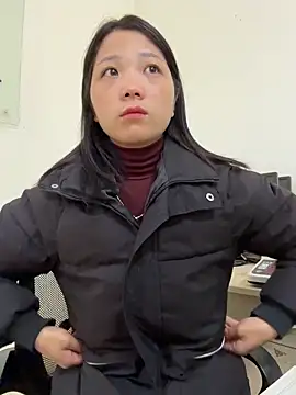 Snapshot of thaoyeuuu chatting on 11.18.25 thaoyeuuu online show from 11.18.25