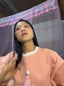 Snapshot of thaoyeuuu chatting on 11.20.25 thaoyeuuu online show from 11.20.25